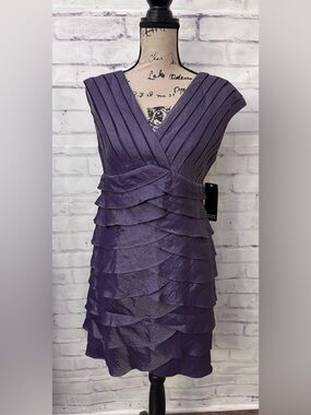 Adrianna Papell Cocktail Dress Size 10 Tiered Scalloped Shutter Pleat Derby New